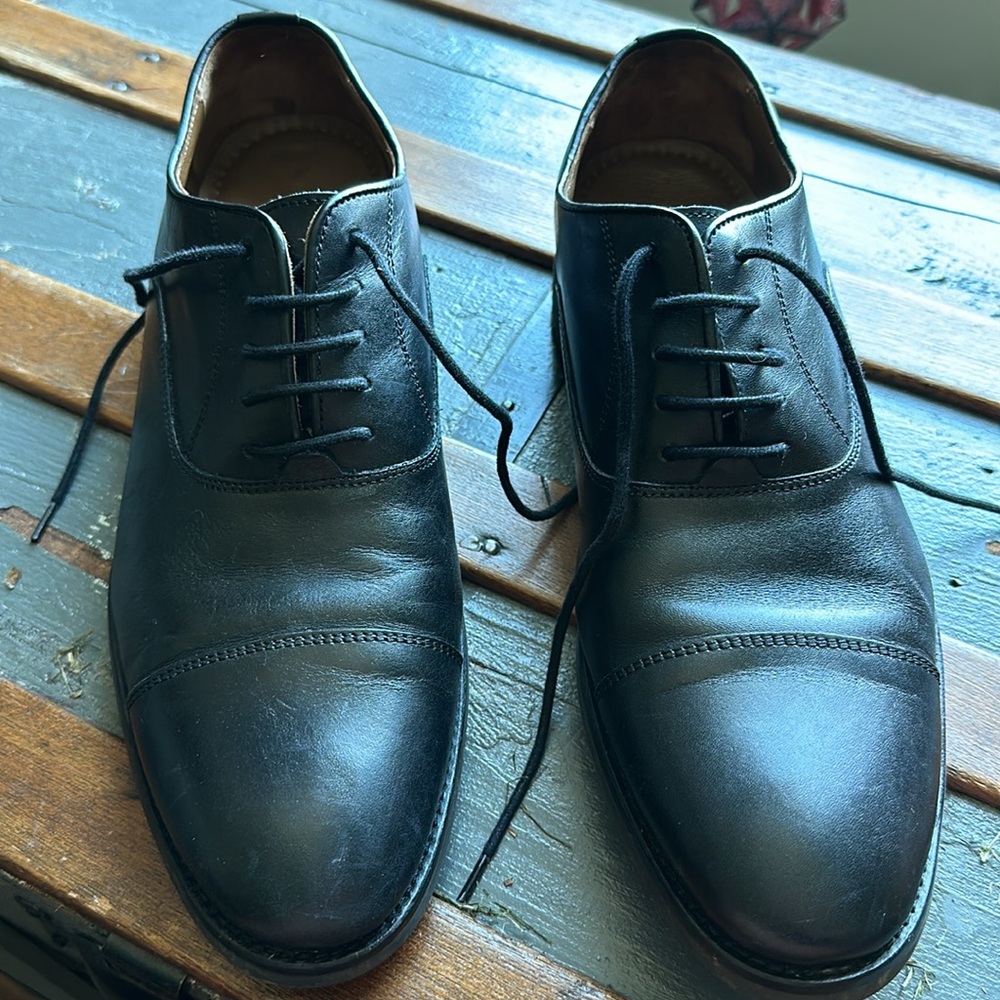 Johnson & Murphy Mens size 9M Classic Oxford.